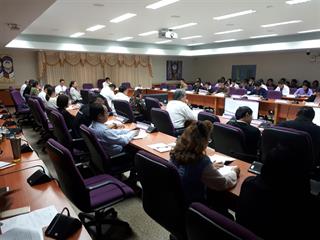 การประชุมคณะกรรมการดำเนินงานในพิธีพระราชทานปริญญาบัตรแก่ผู้สำเร็จการศึกษา,จากมหาวิทยาลัยพะเยา,ประจำปีการศึกษา,2559,และพิธีเปิดพระบรมราชานุสาวรีย์สมเด็จพระนเรศวรมหาราช,กับพิธีเปิดอาคารศูนย์การแพทย์และโรงพยาบาลมหาวิทยาลัยพะเยา
