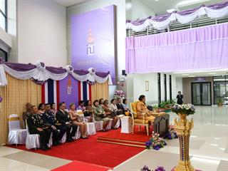 มหาวิทยาลัยพะเยา,จัดพิธีพระราชทานปริญญาบัตรแก่ผู้สำเร็จการศึกษาประจำปีการศึกษา,๒๕๕๙,,และพิธีเปิดพระบรมราชานุสาวรีย์สมเด็จพระนเรศวรมหาราชกับพิธีเปิดอาคารศูนย์การแพทย์และโรงพยาบาลมหาวิทยาลัยพะเยา