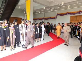 มหาวิทยาลัยพะเยา,จัดพิธีพระราชทานปริญญาบัตรแก่ผู้สำเร็จการศึกษาประจำปีการศึกษา,๒๕๕๙,,และพิธีเปิดพระบรมราชานุสาวรีย์สมเด็จพระนเรศวรมหาราชกับพิธีเปิดอาคารศูนย์การแพทย์และโรงพยาบาลมหาวิทยาลัยพะเยา