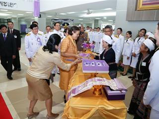 มหาวิทยาลัยพะเยา,จัดพิธีพระราชทานปริญญาบัตรแก่ผู้สำเร็จการศึกษาประจำปีการศึกษา,๒๕๕๙,,และพิธีเปิดพระบรมราชานุสาวรีย์สมเด็จพระนเรศวรมหาราชกับพิธีเปิดอาคารศูนย์การแพทย์และโรงพยาบาลมหาวิทยาลัยพะเยา