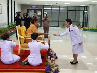 มหาวิทยาลัยพะเยา,จัดพิธีพระราชทานปริญญาบัตรแก่ผู้สำเร็จการศึกษาประจำปีการศึกษา,๒๕๕๙,,และพิธีเปิดพระบรมราชานุสาวรีย์สมเด็จพระนเรศวรมหาราชกับพิธีเปิดอาคารศูนย์การแพทย์และโรงพยาบาลมหาวิทยาลัยพะเยา