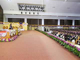 มหาวิทยาลัยพะเยา,จัดพิธีพระราชทานปริญญาบัตรแก่ผู้สำเร็จการศึกษาประจำปีการศึกษา,๒๕๕๙,,และพิธีเปิดพระบรมราชานุสาวรีย์สมเด็จพระนเรศวรมหาราชกับพิธีเปิดอาคารศูนย์การแพทย์และโรงพยาบาลมหาวิทยาลัยพะเยา