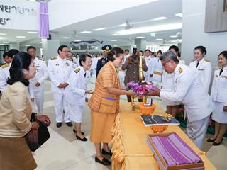 มหาวิทยาลัยพะเยา,จัดพิธีพระราชทานปริญญาบัตรแก่ผู้สำเร็จการศึกษาประจำปีการศึกษา,๒๕๕๙,,และพิธีเปิดพระบรมราชานุสาวรีย์สมเด็จพระนเรศวรมหาราชกับพิธีเปิดอาคารศูนย์การแพทย์และโรงพยาบาลมหาวิทยาลัยพะเยา