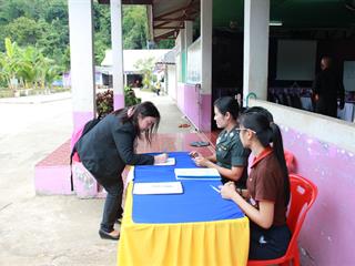คณะศิลปศาสตร์,เป็นผู้แทนมหาวิทยาลัยพะเยา,เข้าร่วมประชุมเพื่อเตรียมการรับเสด็จ,สมเด็จพระเทพรัตนราชสุดาฯ,สยามบรมราชกุมารี,ณ,โรงเรียนตำรวจตระเวนชายแดนเบ็ตตี้,ดูเมน