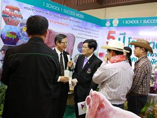 คณะเกษตรศาสตร์และทรัพยากรธรรมชาติ,คว้ารางวัลชนะเลิศอันดับที่,1,การนำเสนอผลการดำเนินงานโครงการ,1,คณะ,1,โมเดล