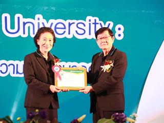 คณะเกษตรศาสตร์และทรัพยากรธรรมชาติ,คว้ารางวัลชนะเลิศอันดับที่,1,การนำเสนอผลการดำเนินงานโครงการ,1,คณะ,1,โมเดล