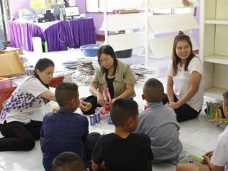 มหาวิทยาลัยพะเยา,ลงพื้นที่ช่วยจัดห้องสมุดห้องสมุดโรงเรียนตำรวจตระเวนชายแดนเบ็ตตี้ดูเมน,อำเภอปง,จังหวัดพะเยา