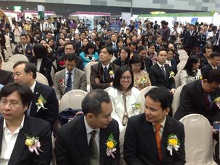 รองคณบดีฝ่ายวิจัย,คณะศิลปศาสตร์,มหาวิทยาลัยพะเยา,เข้ารับรางวัลผลงานวิจัยระดับดี,กับพลอากาศเอก,ประจิน,จั่นตอง,รองนายกรัฐมนตรี