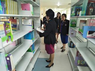 คณะทำงานผู้ทรงคุณวุฒิ,ตรวจเยี่ยมและประเมินสถาบันการศึกษา,,เยี่ยมชมศูนย์บรรณสารและสื่อการศึกษา,มหาวิทยาลัยพะเยา