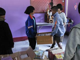 “ปันรักห้องสมุด,ปี,3”,โรงเรียนตำรวจตระเวนชายแดนเบ็ตตี้,ดูเมน,อำเภอปง,จังหวัดพะเยา,คณะศิลปศาสตร์,มหาวิทยาลัยพะเยา