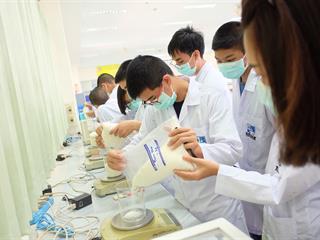 คณะวิทยาศาสตร์ได้จัดกิจกรรมบริการวิชาการให้กับโรงเรียนพิริยาลัย,จังหวัดแพร่