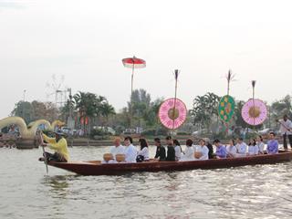 ,“กว๊านพะเยาสายน้ำแห่งชีวิต,ตานข้าวทิพย์พระเจ้าตนหลวง,ประจำปี,2561”,โครงการตานข้าวใหม่ใส่บาตรหลวง,