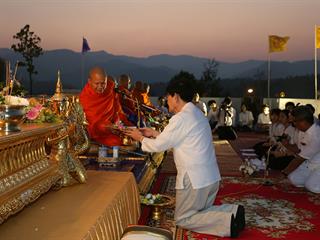 มหาวิทยาลัยพะเยา,จัดพิธีเวียนเทียนพระพุทธภุชคารักษ์,พระพุทธรูปประจำมหาวิทยาลัยพะเยา,เนื่องในวันมาฆบูชา
