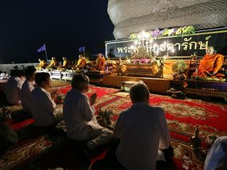 มหาวิทยาลัยพะเยา,จัดพิธีเวียนเทียนพระพุทธภุชคารักษ์,พระพุทธรูปประจำมหาวิทยาลัยพะเยา,เนื่องในวันมาฆบูชา