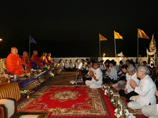 มหาวิทยาลัยพะเยา,จัดพิธีเวียนเทียนพระพุทธภุชคารักษ์,พระพุทธรูปประจำมหาวิทยาลัยพะเยา,เนื่องในวันมาฆบูชา