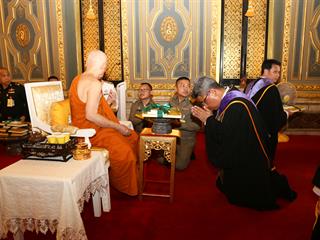 เมื่อวันศุกร์,ที่,2,มีนาคม,2561,สภามหาวิทยาลัยพะเยา,ผู้บริหารและเจ้าหน้าที่,มหาวิทยาลัยพะเยา,เข้าเฝ้าทูลถวายปริญญาการศึกษาดุษฎีบัณฑิตกิตติมศักดิ์,ประจำปีการศึกษา,2559,เจ้าพระคุณ,สมเด็จพระอริยวงศาคตญาณ,สมเด็จพระสังฆราช,สกลมหาสังฆปริณายก,(อัมพร,อัมพโร)