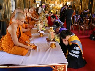 เมื่อวันศุกร์,ที่,2,มีนาคม,2561,สภามหาวิทยาลัยพะเยา,ผู้บริหารและเจ้าหน้าที่,มหาวิทยาลัยพะเยา,เข้าเฝ้าทูลถวายปริญญาการศึกษาดุษฎีบัณฑิตกิตติมศักดิ์,ประจำปีการศึกษา,2559,เจ้าพระคุณ,สมเด็จพระอริยวงศาคตญาณ,สมเด็จพระสังฆราช,สกลมหาสังฆปริณายก,(อัมพร,อัมพโร)