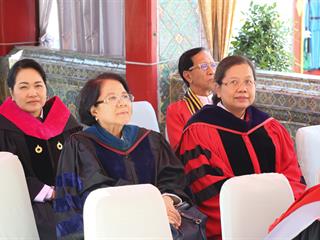 เมื่อวันศุกร์,ที่,2,มีนาคม,2561,สภามหาวิทยาลัยพะเยา,ผู้บริหารและเจ้าหน้าที่,มหาวิทยาลัยพะเยา,เข้าเฝ้าทูลถวายปริญญาการศึกษาดุษฎีบัณฑิตกิตติมศักดิ์,ประจำปีการศึกษา,2559,เจ้าพระคุณ,สมเด็จพระอริยวงศาคตญาณ,สมเด็จพระสังฆราช,สกลมหาสังฆปริณายก,(อัมพร,อัมพโร)