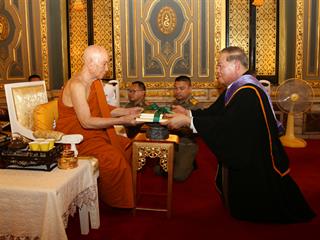เมื่อวันศุกร์,ที่,2,มีนาคม,2561,สภามหาวิทยาลัยพะเยา,ผู้บริหารและเจ้าหน้าที่,มหาวิทยาลัยพะเยา,เข้าเฝ้าทูลถวายปริญญาการศึกษาดุษฎีบัณฑิตกิตติมศักดิ์,ประจำปีการศึกษา,2559,เจ้าพระคุณ,สมเด็จพระอริยวงศาคตญาณ,สมเด็จพระสังฆราช,สกลมหาสังฆปริณายก,(อัมพร,อัมพโร)