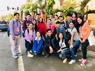 คณะสถาปัตยกรรมศาสตร์และศิลปกรรมศาสตร์,เป็นตัวแทนประเทศไทย,นำการแสดงไปเผยแพร่วัฒนธรรม,ในงานสืบสานตำนานไตลื้อสิบสองปันนา,ครั้งที่,2,ระหว่างวันที่,15,–,19,กุมภาพันธ์,2561