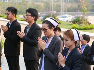 ศูนย์การแพทย์และโรงพยาบาลมหาวิทยาลัยพะเยา,,จัดพิธีบวงสรวง,พระราชานุสาวรีย์สมเด็จพระมหิตลาธิเบศร,อดุลยเดชวิกรม,พระบรมราชชนก,ประทับคู่,สมเด็จพระศรีนครินทราบรมราชชนนี,และพิธีทำบุญอาคารศูนย์การแพทย์และโรงพยาบาลมหาวิทยาลัยพะเยา,เพื่อความเป็นสิริมงคล,ณ,ศูนย์การแพทย์และโรงพยาบาลมหาวิทยาลัยพะเยา