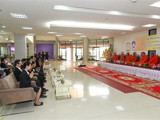 ศูนย์การแพทย์และโรงพยาบาลมหาวิทยาลัยพะเยา,,จัดพิธีบวงสรวง,พระราชานุสาวรีย์สมเด็จพระมหิตลาธิเบศร,อดุลยเดชวิกรม,พระบรมราชชนก,ประทับคู่,สมเด็จพระศรีนครินทราบรมราชชนนี,และพิธีทำบุญอาคารศูนย์การแพทย์และโรงพยาบาลมหาวิทยาลัยพะเยา,เพื่อความเป็นสิริมงคล,ณ,ศูนย์การแพทย์และโรงพยาบาลมหาวิทยาลัยพะเยา
