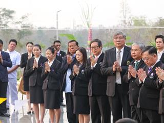ศูนย์การแพทย์และโรงพยาบาลมหาวิทยาลัยพะเยา,,จัดพิธีบวงสรวง,พระราชานุสาวรีย์สมเด็จพระมหิตลาธิเบศร,อดุลยเดชวิกรม,พระบรมราชชนก,ประทับคู่,สมเด็จพระศรีนครินทราบรมราชชนนี,และพิธีทำบุญอาคารศูนย์การแพทย์และโรงพยาบาลมหาวิทยาลัยพะเยา,เพื่อความเป็นสิริมงคล,ณ,ศูนย์การแพทย์และโรงพยาบาลมหาวิทยาลัยพะเยา