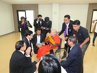 ศูนย์การแพทย์และโรงพยาบาลมหาวิทยาลัยพะเยา,,จัดพิธีบวงสรวง,พระราชานุสาวรีย์สมเด็จพระมหิตลาธิเบศร,อดุลยเดชวิกรม,พระบรมราชชนก,ประทับคู่,สมเด็จพระศรีนครินทราบรมราชชนนี,และพิธีทำบุญอาคารศูนย์การแพทย์และโรงพยาบาลมหาวิทยาลัยพะเยา,เพื่อความเป็นสิริมงคล,ณ,ศูนย์การแพทย์และโรงพยาบาลมหาวิทยาลัยพะเยา