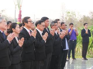 ศูนย์การแพทย์และโรงพยาบาลมหาวิทยาลัยพะเยา,,จัดพิธีบวงสรวง,พระราชานุสาวรีย์สมเด็จพระมหิตลาธิเบศร,อดุลยเดชวิกรม,พระบรมราชชนก,ประทับคู่,สมเด็จพระศรีนครินทราบรมราชชนนี,และพิธีทำบุญอาคารศูนย์การแพทย์และโรงพยาบาลมหาวิทยาลัยพะเยา,เพื่อความเป็นสิริมงคล,ณ,ศูนย์การแพทย์และโรงพยาบาลมหาวิทยาลัยพะเยา