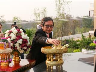 ศูนย์การแพทย์และโรงพยาบาลมหาวิทยาลัยพะเยา,,จัดพิธีบวงสรวง,พระราชานุสาวรีย์สมเด็จพระมหิตลาธิเบศร,อดุลยเดชวิกรม,พระบรมราชชนก,ประทับคู่,สมเด็จพระศรีนครินทราบรมราชชนนี,และพิธีทำบุญอาคารศูนย์การแพทย์และโรงพยาบาลมหาวิทยาลัยพะเยา,เพื่อความเป็นสิริมงคล,ณ,ศูนย์การแพทย์และโรงพยาบาลมหาวิทยาลัยพะเยา