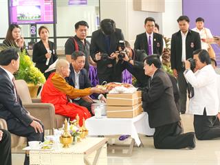 ศูนย์การแพทย์และโรงพยาบาลมหาวิทยาลัยพะเยา,,จัดพิธีบวงสรวง,พระราชานุสาวรีย์สมเด็จพระมหิตลาธิเบศร,อดุลยเดชวิกรม,พระบรมราชชนก,ประทับคู่,สมเด็จพระศรีนครินทราบรมราชชนนี,และพิธีทำบุญอาคารศูนย์การแพทย์และโรงพยาบาลมหาวิทยาลัยพะเยา,เพื่อความเป็นสิริมงคล,ณ,ศูนย์การแพทย์และโรงพยาบาลมหาวิทยาลัยพะเยา