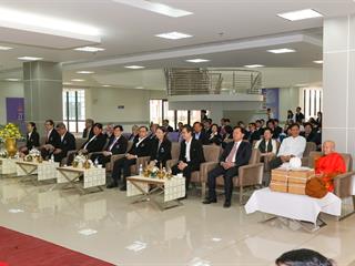 ศูนย์การแพทย์และโรงพยาบาลมหาวิทยาลัยพะเยา,,จัดพิธีบวงสรวง,พระราชานุสาวรีย์สมเด็จพระมหิตลาธิเบศร,อดุลยเดชวิกรม,พระบรมราชชนก,ประทับคู่,สมเด็จพระศรีนครินทราบรมราชชนนี,และพิธีทำบุญอาคารศูนย์การแพทย์และโรงพยาบาลมหาวิทยาลัยพะเยา,เพื่อความเป็นสิริมงคล,ณ,ศูนย์การแพทย์และโรงพยาบาลมหาวิทยาลัยพะเยา