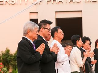 ศูนย์การแพทย์และโรงพยาบาลมหาวิทยาลัยพะเยา,,จัดพิธีบวงสรวง,พระราชานุสาวรีย์สมเด็จพระมหิตลาธิเบศร,อดุลยเดชวิกรม,พระบรมราชชนก,ประทับคู่,สมเด็จพระศรีนครินทราบรมราชชนนี,และพิธีทำบุญอาคารศูนย์การแพทย์และโรงพยาบาลมหาวิทยาลัยพะเยา,เพื่อความเป็นสิริมงคล,ณ,ศูนย์การแพทย์และโรงพยาบาลมหาวิทยาลัยพะเยา