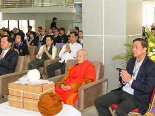 ศูนย์การแพทย์และโรงพยาบาลมหาวิทยาลัยพะเยา,,จัดพิธีบวงสรวง,พระราชานุสาวรีย์สมเด็จพระมหิตลาธิเบศร,อดุลยเดชวิกรม,พระบรมราชชนก,ประทับคู่,สมเด็จพระศรีนครินทราบรมราชชนนี,และพิธีทำบุญอาคารศูนย์การแพทย์และโรงพยาบาลมหาวิทยาลัยพะเยา,เพื่อความเป็นสิริมงคล,ณ,ศูนย์การแพทย์และโรงพยาบาลมหาวิทยาลัยพะเยา