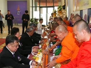 ศูนย์การแพทย์และโรงพยาบาลมหาวิทยาลัยพะเยา,,จัดพิธีบวงสรวง,พระราชานุสาวรีย์สมเด็จพระมหิตลาธิเบศร,อดุลยเดชวิกรม,พระบรมราชชนก,ประทับคู่,สมเด็จพระศรีนครินทราบรมราชชนนี,และพิธีทำบุญอาคารศูนย์การแพทย์และโรงพยาบาลมหาวิทยาลัยพะเยา,เพื่อความเป็นสิริมงคล,ณ,ศูนย์การแพทย์และโรงพยาบาลมหาวิทยาลัยพะเยา