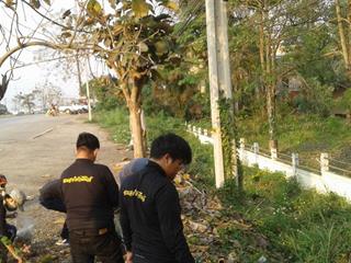 มหาวิทยาลัยพะเยา,ขอชื่นชม,นิสิตจากชมรมสายใยรักนิตินิวส์และนิสิตจิตอาสา,มหาวิทยาลัยพะเยาทุกคน,ที่ได้รวมกลุ่มกัน,เพื่อเก็บขยะบริเวณ,สถานีรอรถโดยสารสาธารณะและศาลาหน้าป่าไม้,