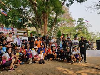 ผศ.ดร.ปราณี,อยู่ศิริ,รองอธิการบดีฝ่ายกิจการพิเศษ,มหาวิทยาลัยพะเยา,พร้อมด้วยเจ้าหน้าที่เข้าร่วมกิจกรรม,,ปั่นจักรยาน,เที่ยว,ชิม,ช้อป,สตรอเบอร์รี่ของดีบ้านโซ้