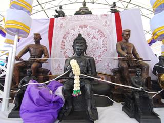 มหาวิทยาลัยพะเยา,โดยคณะกรรมการดำเนินการจัดสร้างพระบรมรูปสมเด็จพระนเรศวรมหาราช(จำลอง)และเหรียญสมเด็จพระนเรศวรมหาราช,ได้จัดพิธีมังคลาภิเษกพระบรมรูป,ฯ,และเหรียญสมเด็จพระนเรศวรมหาราช,ณ,ลานพระบรมราชานุสาวรีย์สมเด็จพระนเรศวรมหาราช,มหาวิทยาลัยพะเยา,