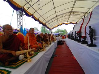 มหาวิทยาลัยพะเยา,โดยคณะกรรมการดำเนินการจัดสร้างพระบรมรูปสมเด็จพระนเรศวรมหาราช(จำลอง)และเหรียญสมเด็จพระนเรศวรมหาราช,ได้จัดพิธีมังคลาภิเษกพระบรมรูป,ฯ,และเหรียญสมเด็จพระนเรศวรมหาราช,ณ,ลานพระบรมราชานุสาวรีย์สมเด็จพระนเรศวรมหาราช,มหาวิทยาลัยพะเยา,