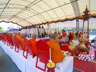 มหาวิทยาลัยพะเยา,โดยคณะกรรมการดำเนินการจัดสร้างพระบรมรูปสมเด็จพระนเรศวรมหาราช(จำลอง)และเหรียญสมเด็จพระนเรศวรมหาราช,ได้จัดพิธีมังคลาภิเษกพระบรมรูป,ฯ,และเหรียญสมเด็จพระนเรศวรมหาราช,ณ,ลานพระบรมราชานุสาวรีย์สมเด็จพระนเรศวรมหาราช,มหาวิทยาลัยพะเยา,
