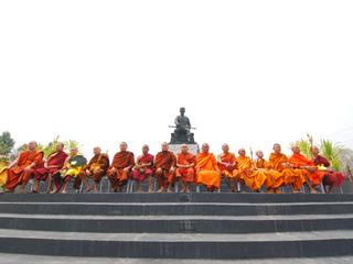 มหาวิทยาลัยพะเยา,โดยคณะกรรมการดำเนินการจัดสร้างพระบรมรูปสมเด็จพระนเรศวรมหาราช(จำลอง)และเหรียญสมเด็จพระนเรศวรมหาราช,ได้จัดพิธีมังคลาภิเษกพระบรมรูป,ฯ,และเหรียญสมเด็จพระนเรศวรมหาราช,ณ,ลานพระบรมราชานุสาวรีย์สมเด็จพระนเรศวรมหาราช,มหาวิทยาลัยพะเยา,