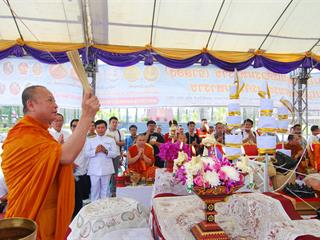 มหาวิทยาลัยพะเยา,โดยคณะกรรมการดำเนินการจัดสร้างพระบรมรูปสมเด็จพระนเรศวรมหาราช(จำลอง)และเหรียญสมเด็จพระนเรศวรมหาราช,ได้จัดพิธีมังคลาภิเษกพระบรมรูป,ฯ,และเหรียญสมเด็จพระนเรศวรมหาราช,ณ,ลานพระบรมราชานุสาวรีย์สมเด็จพระนเรศวรมหาราช,มหาวิทยาลัยพะเยา,