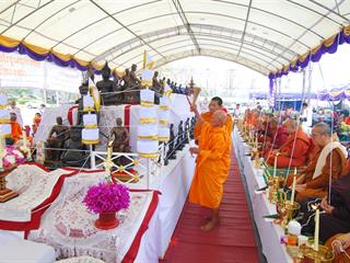 มหาวิทยาลัยพะเยา,โดยคณะกรรมการดำเนินการจัดสร้างพระบรมรูปสมเด็จพระนเรศวรมหาราช(จำลอง)และเหรียญสมเด็จพระนเรศวรมหาราช,ได้จัดพิธีมังคลาภิเษกพระบรมรูป,ฯ,และเหรียญสมเด็จพระนเรศวรมหาราช,ณ,ลานพระบรมราชานุสาวรีย์สมเด็จพระนเรศวรมหาราช,มหาวิทยาลัยพะเยา,