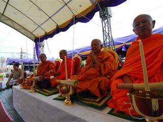 มหาวิทยาลัยพะเยา,โดยคณะกรรมการดำเนินการจัดสร้างพระบรมรูปสมเด็จพระนเรศวรมหาราช(จำลอง)และเหรียญสมเด็จพระนเรศวรมหาราช,ได้จัดพิธีมังคลาภิเษกพระบรมรูป,ฯ,และเหรียญสมเด็จพระนเรศวรมหาราช,ณ,ลานพระบรมราชานุสาวรีย์สมเด็จพระนเรศวรมหาราช,มหาวิทยาลัยพะเยา,