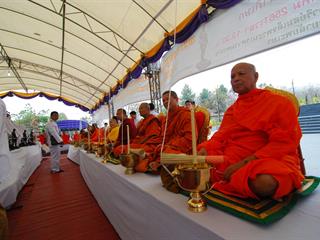 มหาวิทยาลัยพะเยา,โดยคณะกรรมการดำเนินการจัดสร้างพระบรมรูปสมเด็จพระนเรศวรมหาราช(จำลอง)และเหรียญสมเด็จพระนเรศวรมหาราช,ได้จัดพิธีมังคลาภิเษกพระบรมรูป,ฯ,และเหรียญสมเด็จพระนเรศวรมหาราช,ณ,ลานพระบรมราชานุสาวรีย์สมเด็จพระนเรศวรมหาราช,มหาวิทยาลัยพะเยา,
