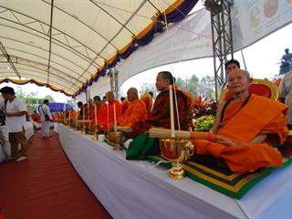 มหาวิทยาลัยพะเยา,โดยคณะกรรมการดำเนินการจัดสร้างพระบรมรูปสมเด็จพระนเรศวรมหาราช(จำลอง)และเหรียญสมเด็จพระนเรศวรมหาราช,ได้จัดพิธีมังคลาภิเษกพระบรมรูป,ฯ,และเหรียญสมเด็จพระนเรศวรมหาราช,ณ,ลานพระบรมราชานุสาวรีย์สมเด็จพระนเรศวรมหาราช,มหาวิทยาลัยพะเยา,