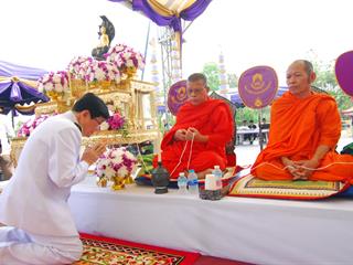 มหาวิทยาลัยพะเยา,โดยคณะกรรมการดำเนินการจัดสร้างพระบรมรูปสมเด็จพระนเรศวรมหาราช(จำลอง)และเหรียญสมเด็จพระนเรศวรมหาราช,ได้จัดพิธีมังคลาภิเษกพระบรมรูป,ฯ,และเหรียญสมเด็จพระนเรศวรมหาราช,ณ,ลานพระบรมราชานุสาวรีย์สมเด็จพระนเรศวรมหาราช,มหาวิทยาลัยพะเยา,