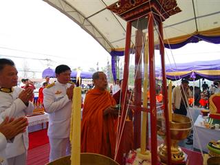 มหาวิทยาลัยพะเยา,โดยคณะกรรมการดำเนินการจัดสร้างพระบรมรูปสมเด็จพระนเรศวรมหาราช(จำลอง)และเหรียญสมเด็จพระนเรศวรมหาราช,ได้จัดพิธีมังคลาภิเษกพระบรมรูป,ฯ,และเหรียญสมเด็จพระนเรศวรมหาราช,ณ,ลานพระบรมราชานุสาวรีย์สมเด็จพระนเรศวรมหาราช,มหาวิทยาลัยพะเยา,