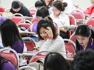 ศูนย์ภาษา,คณะศิลปศาสตร์,มหาวิทยาลัยพะเยา,จัดติวข้อสอบให้บุคลากรและนิสิตก่อนสอบชิงทุนมหาวิทยาลัยไปประเทศอังกฤษ