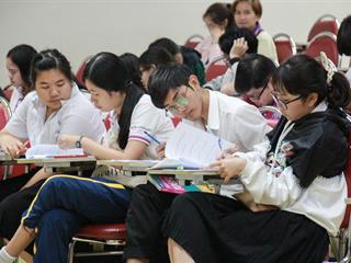 ศูนย์ภาษา,คณะศิลปศาสตร์,มหาวิทยาลัยพะเยา,จัดติวข้อสอบให้บุคลากรและนิสิตก่อนสอบชิงทุนมหาวิทยาลัยไปประเทศอังกฤษ